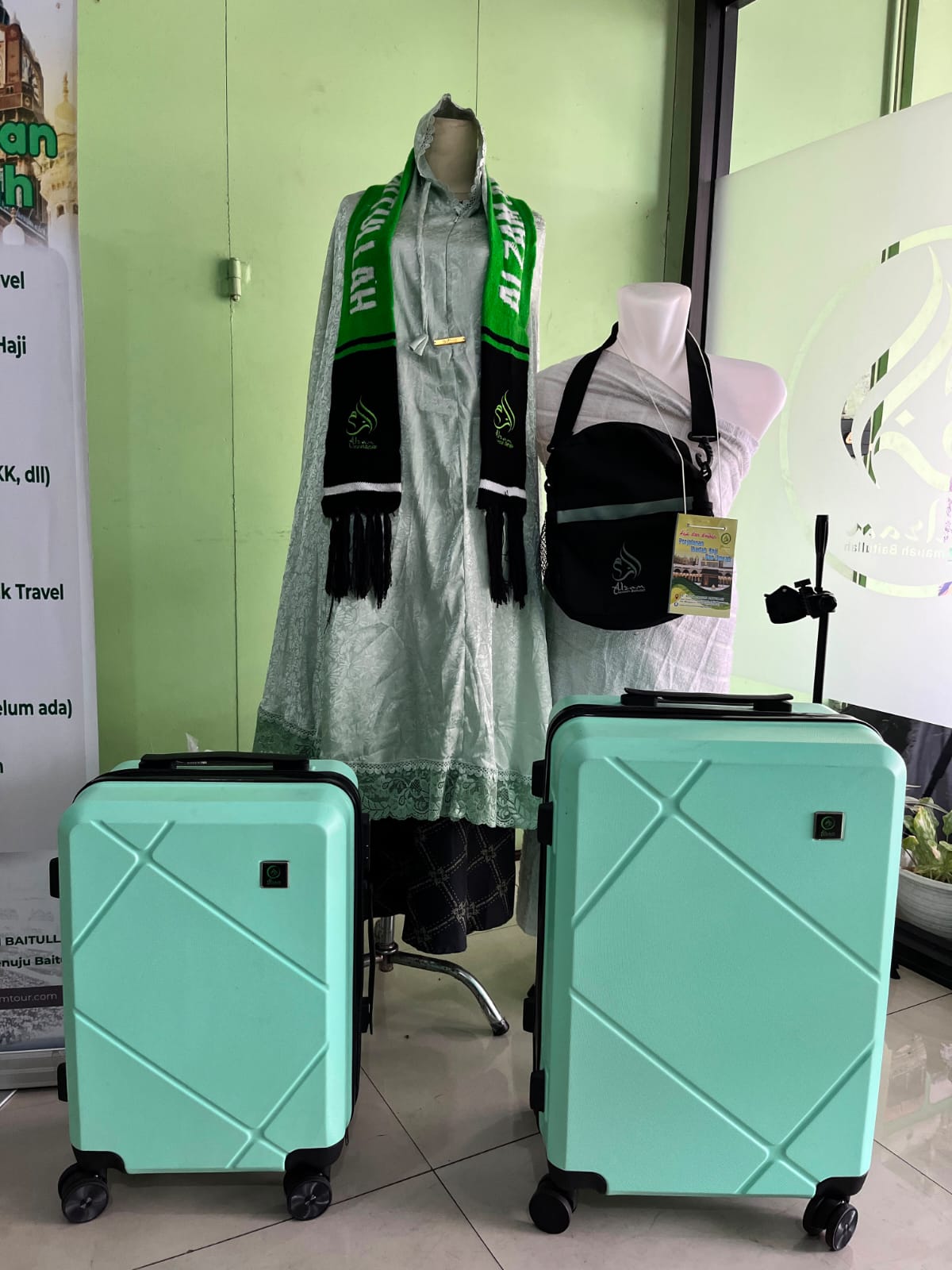 Perlengkapan Umroh Alzam Tour 1